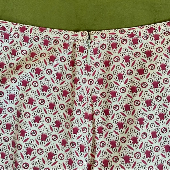 Vintage 90s skirt lightweight casual ruffled hem burgundy & crème color like new - Picture 5 of 7